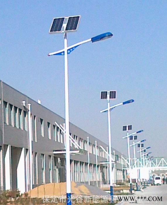 山西長治15瓦路燈 太陽能路燈 太陽能發(fā)電系統(tǒng)
