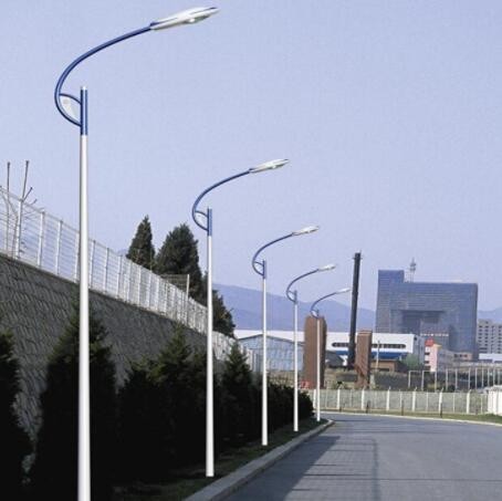 可定制LED太陽能路燈 8米100w鍍鋅戶外新農(nóng)村單臂市政工程道路燈